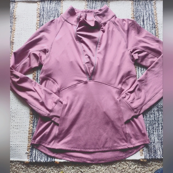 90 Degree By Reflex Tops - 3 /$25 💕 90 degree Athletic long sleeve shirt size M